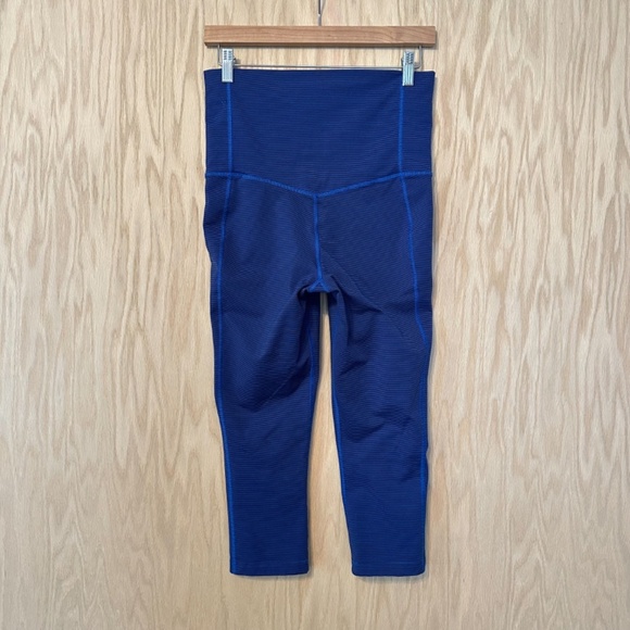 Nike Legend 2.0 Tight Fit Foldover Capri - Picture 5 of 9